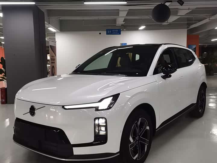 Фото 1 - Volvo XC70 Hybrid