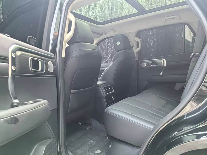 Фото 8 - Tank 400 Hybrid