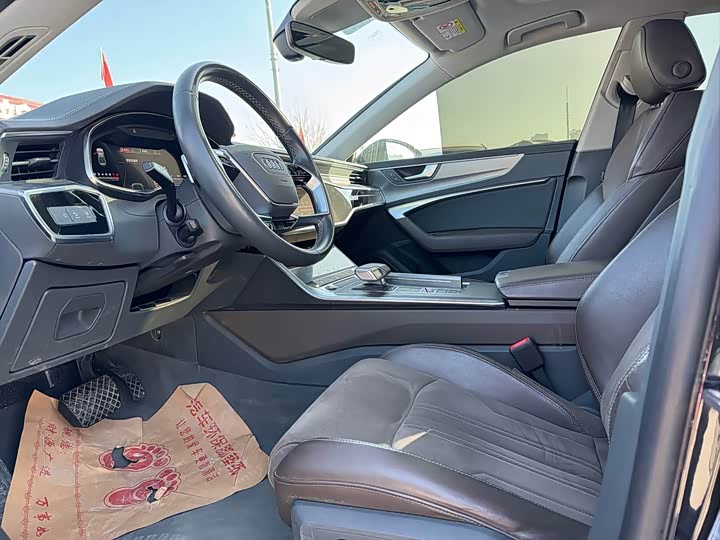 Фото 7 - Audi A7L