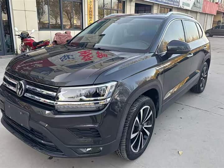 Фото 1 - Volkswagen Tharu