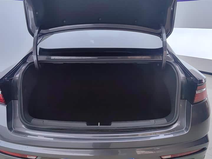 Photo 4 - Geely Preface