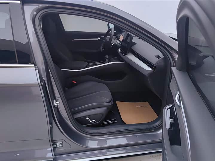 Photo 8 - Geely Preface