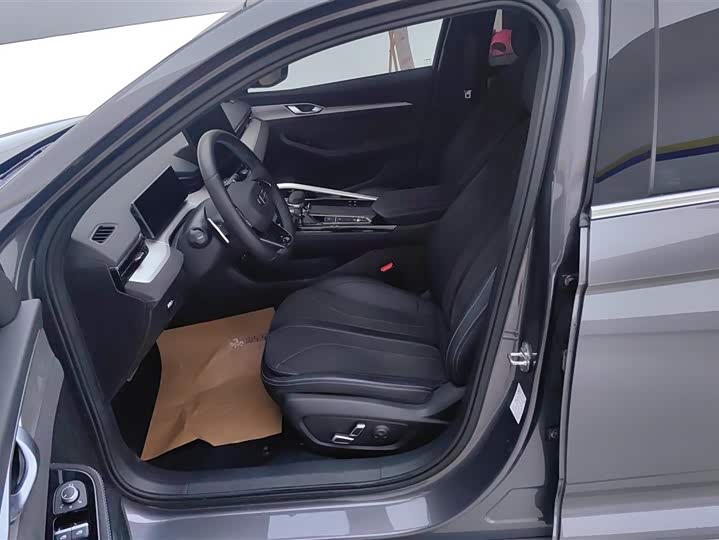 Photo 9 - Geely Preface