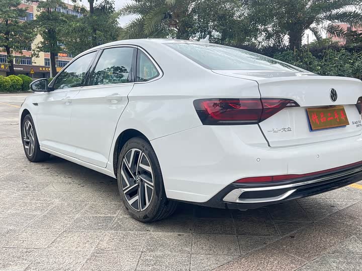 Фото 6 - Volkswagen Sagitar L