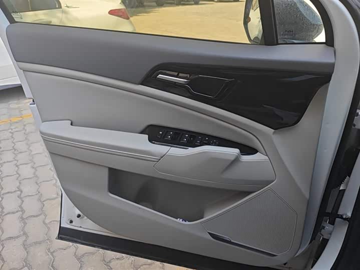 Фото 7 - Kia Sportage