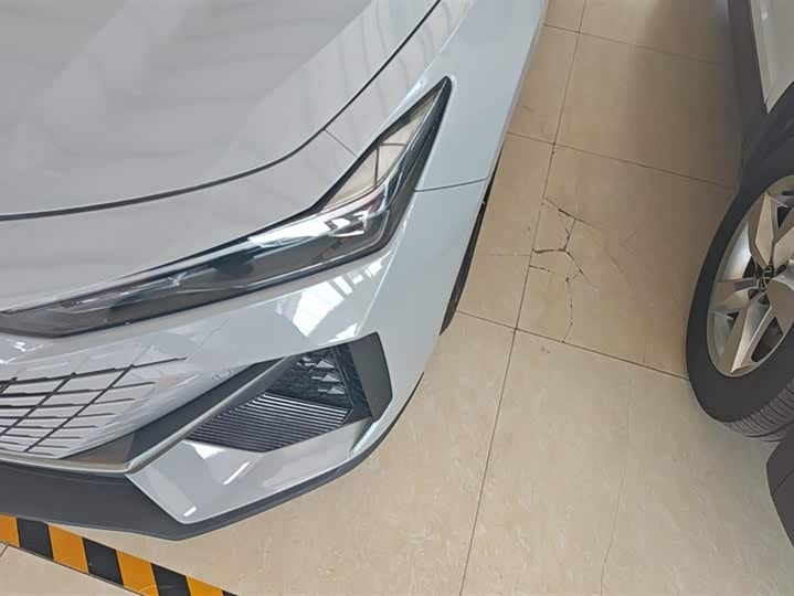 Фото 5 - Changan UNI-V