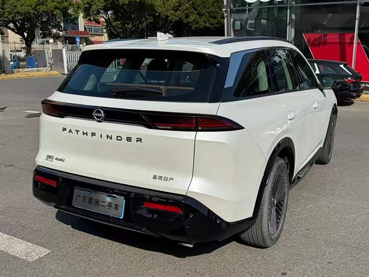 Фото 7 - Nissan Pathfinder