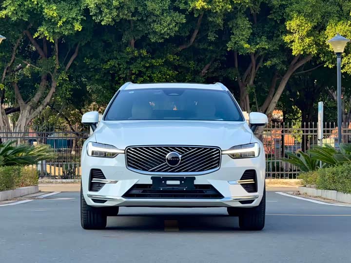 Фото 2 - Volvo XC60