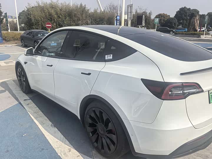 Фото 5 - Tesla Model Y