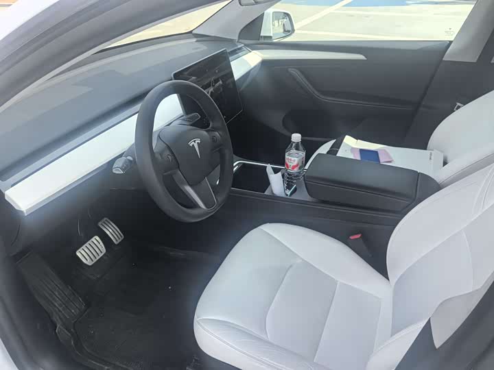 Фото 6 - Tesla Model Y