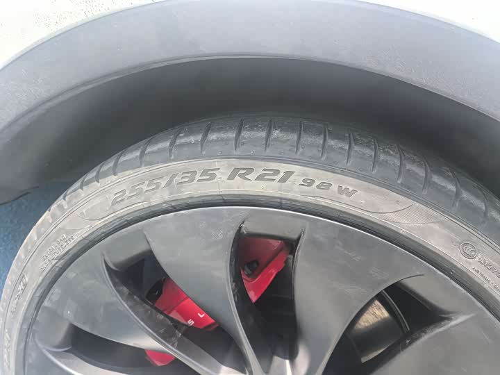 Фото 9 - Tesla Model Y