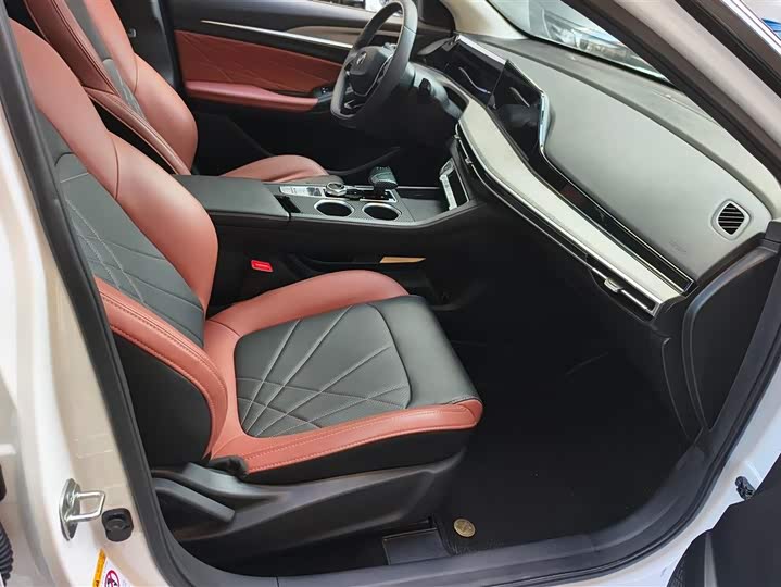 Фото 8 - Changan Eado Plus