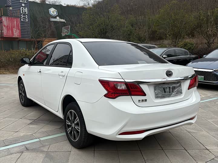 Фото 5 - BYD F3