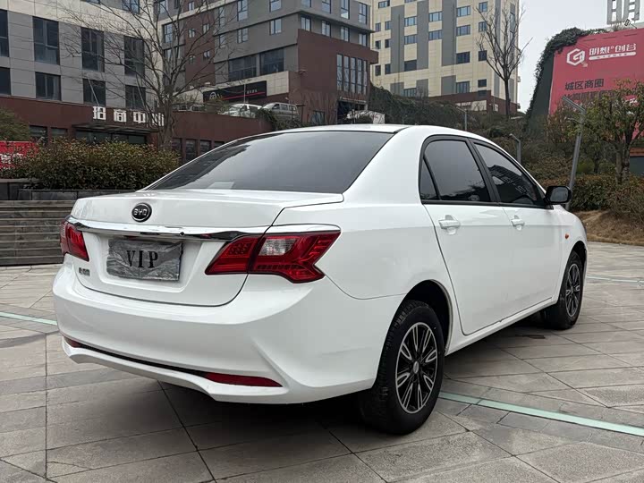 Фото 6 - BYD F3