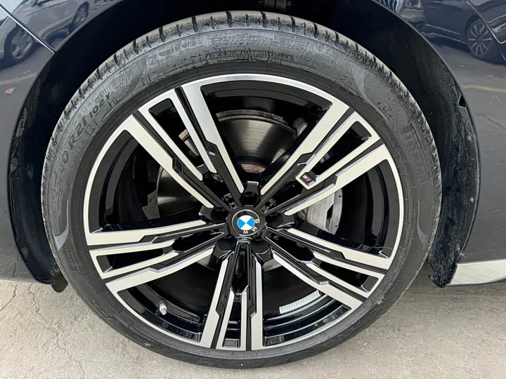 Фото 5 - BMW 7 Series