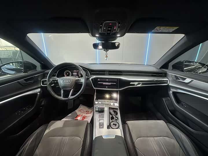 Фото 9 - Audi A6L