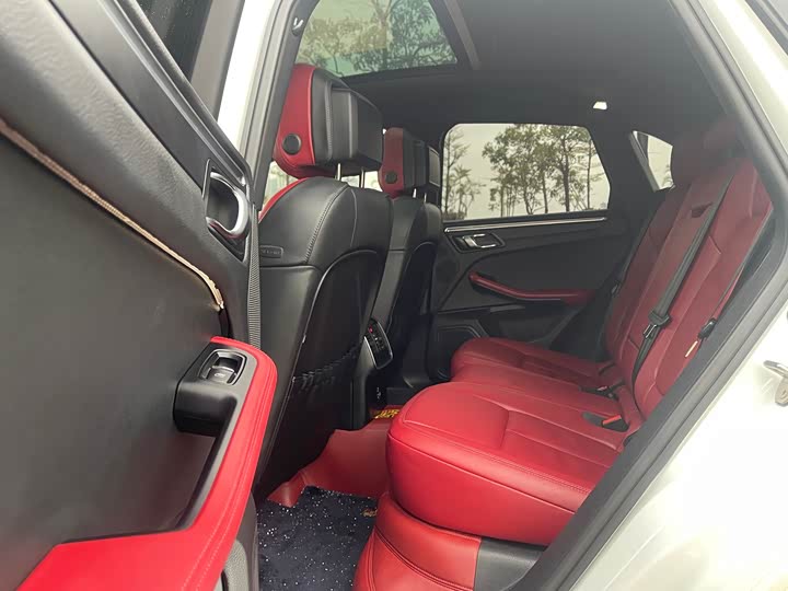 Фото 9 - Porsche Macan