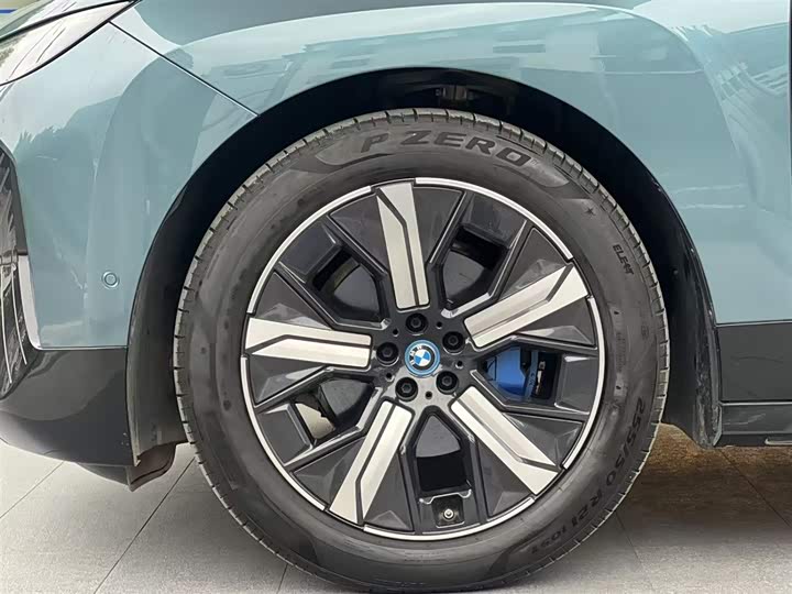 Фото 7 - BMW iX