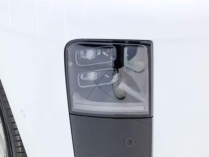 Фото 8 - LiXiang i6