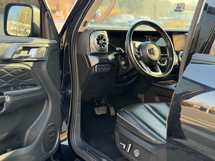 Фото 6 - Tank 300