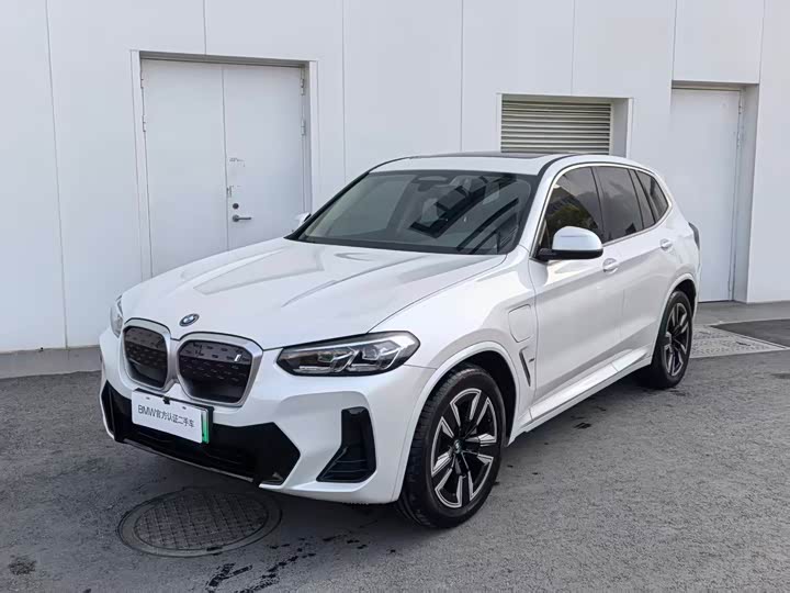 Фото 1 - BMW iX3