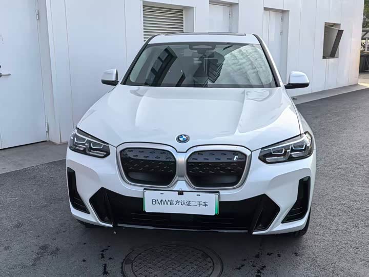 Фото 2 - BMW iX3