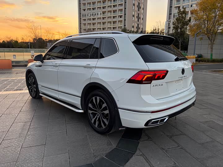 Фото 6 - Volkswagen Tiguan L Pro