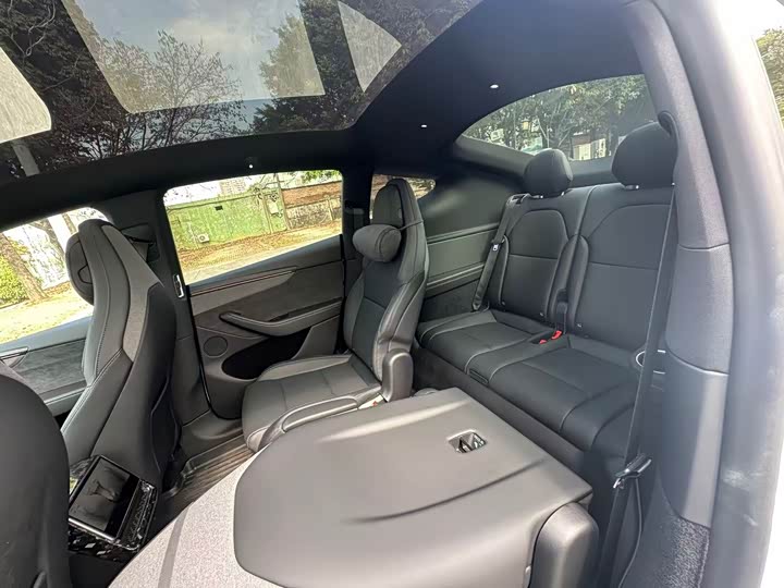 Фото 9 - Tesla Model Y