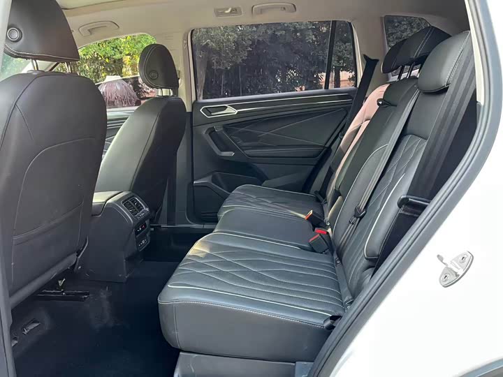 Фото 6 - Volkswagen Tiguan L Pro