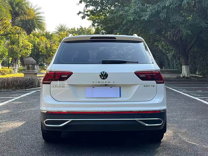 Фото 8 - Volkswagen Tiguan L Pro