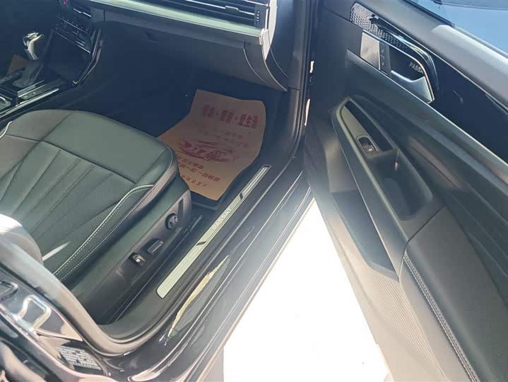 Фото 8 - Volkswagen Passat