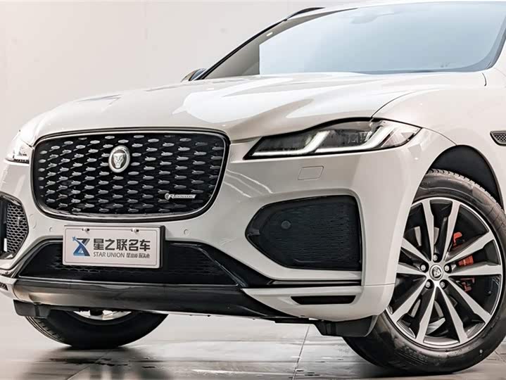 Фото 2 - Jaguar F-Pace