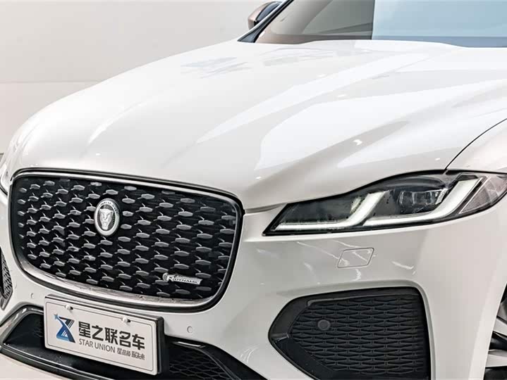 Фото 3 - Jaguar F-Pace