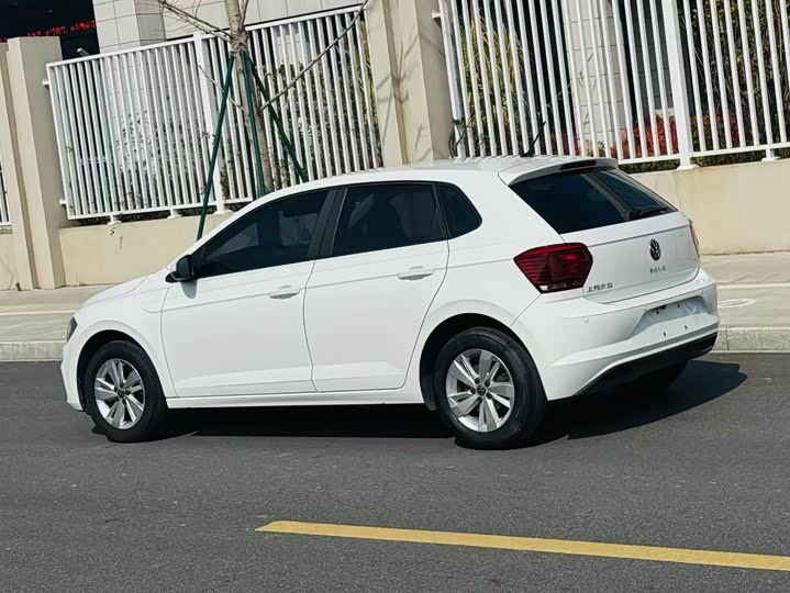 Фото 3 - Volkswagen Polo