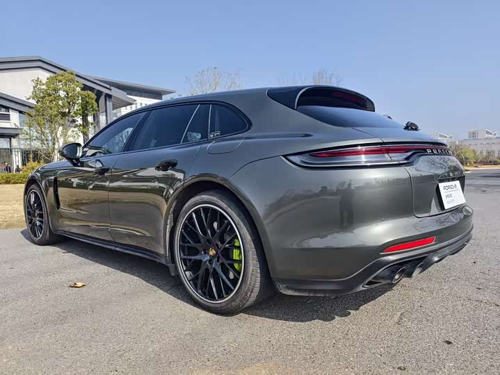 Photo 7 - Porsche Panamera Hybrid