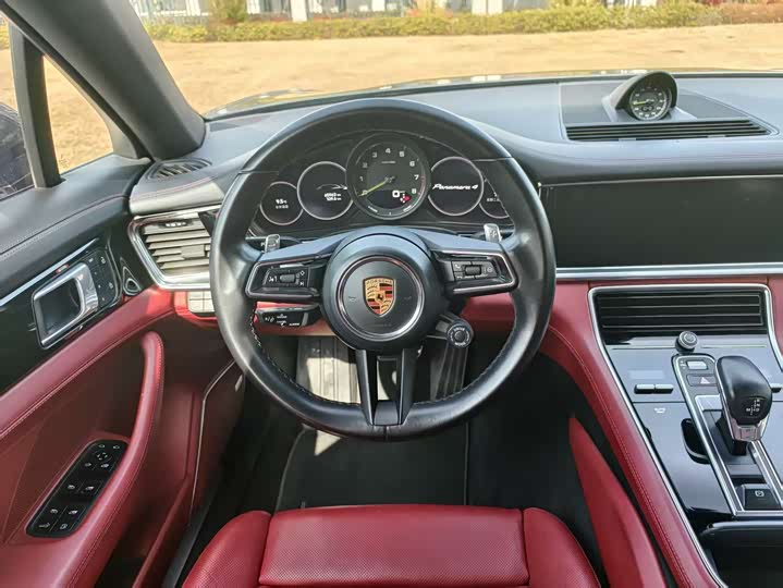 Photo 9 - Porsche Panamera Hybrid