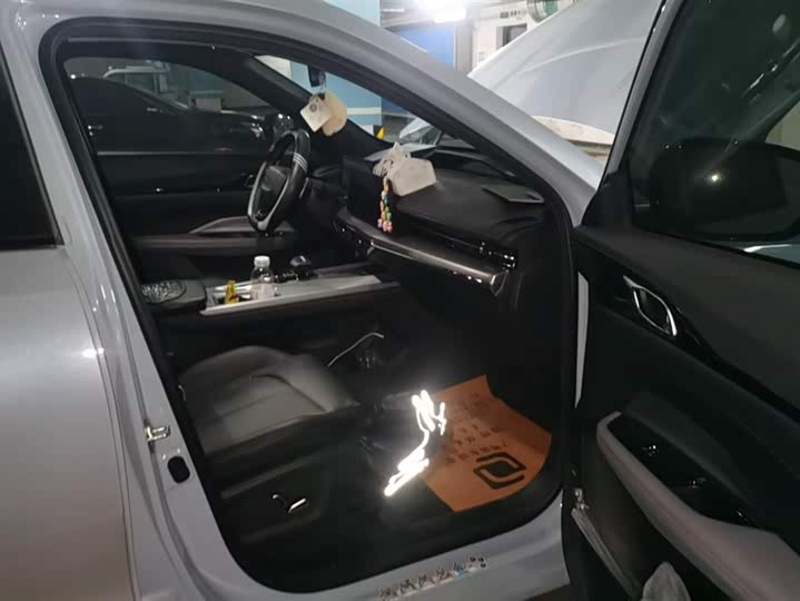 Фото 8 - Changan Oshan Z6 Hybrid