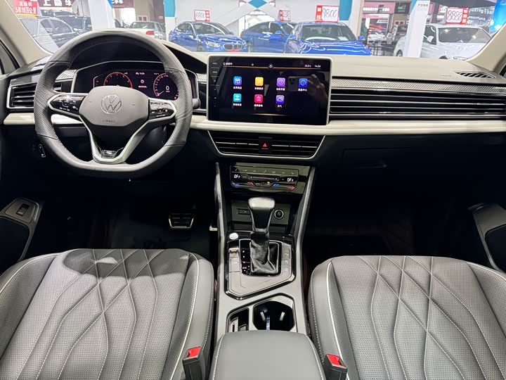 Фото 9 - Volkswagen Tiguan L Pro