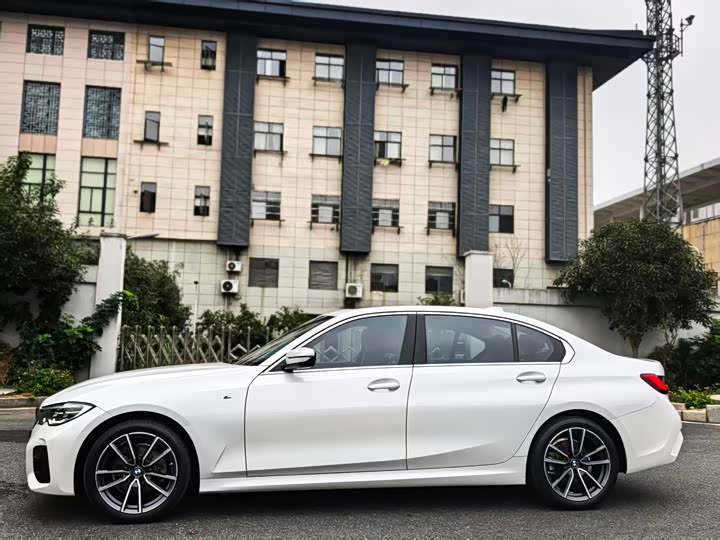 Фото 9 - BMW 3 Series