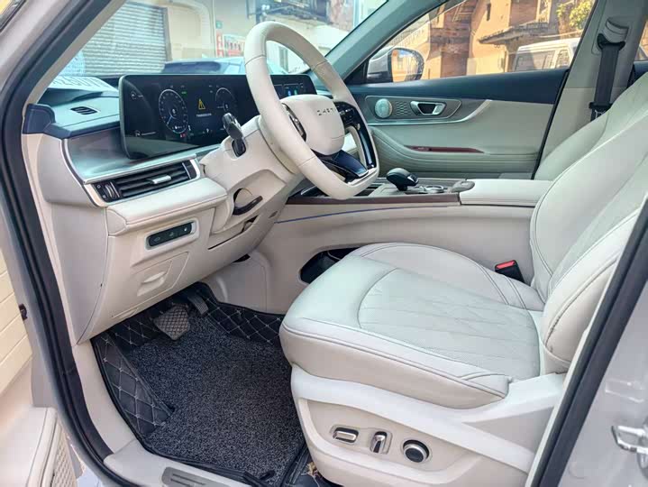 Фото 9 - Chery Tiggo 8 Pro Hybrid