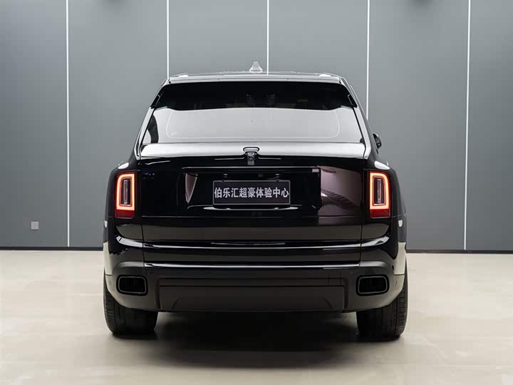 Фото 6 - Rolls-Royce Cullinan