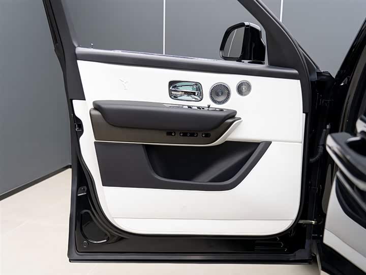 Фото 7 - Rolls-Royce Cullinan