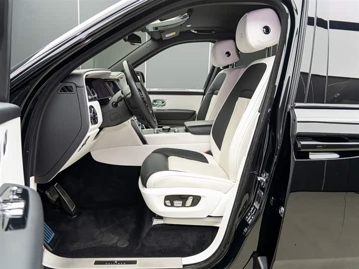 Фото 9 - Rolls-Royce Cullinan