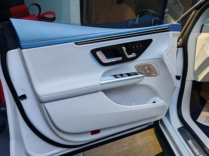 Фото 3 - Mercedes-Benz EQE