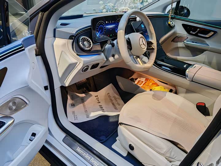 Фото 5 - Mercedes-Benz EQE