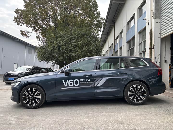 Фото 7 - Volvo V60