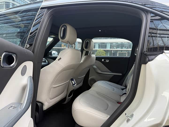 Фото 9 - Smart #1