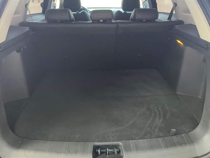 Фото 4 - Geely Atlas