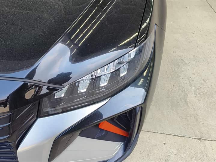 Фото 5 - Geely Atlas