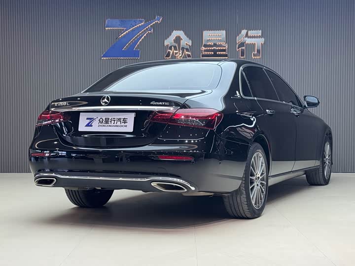 Photo 3 - Mercedes-Benz E-Class